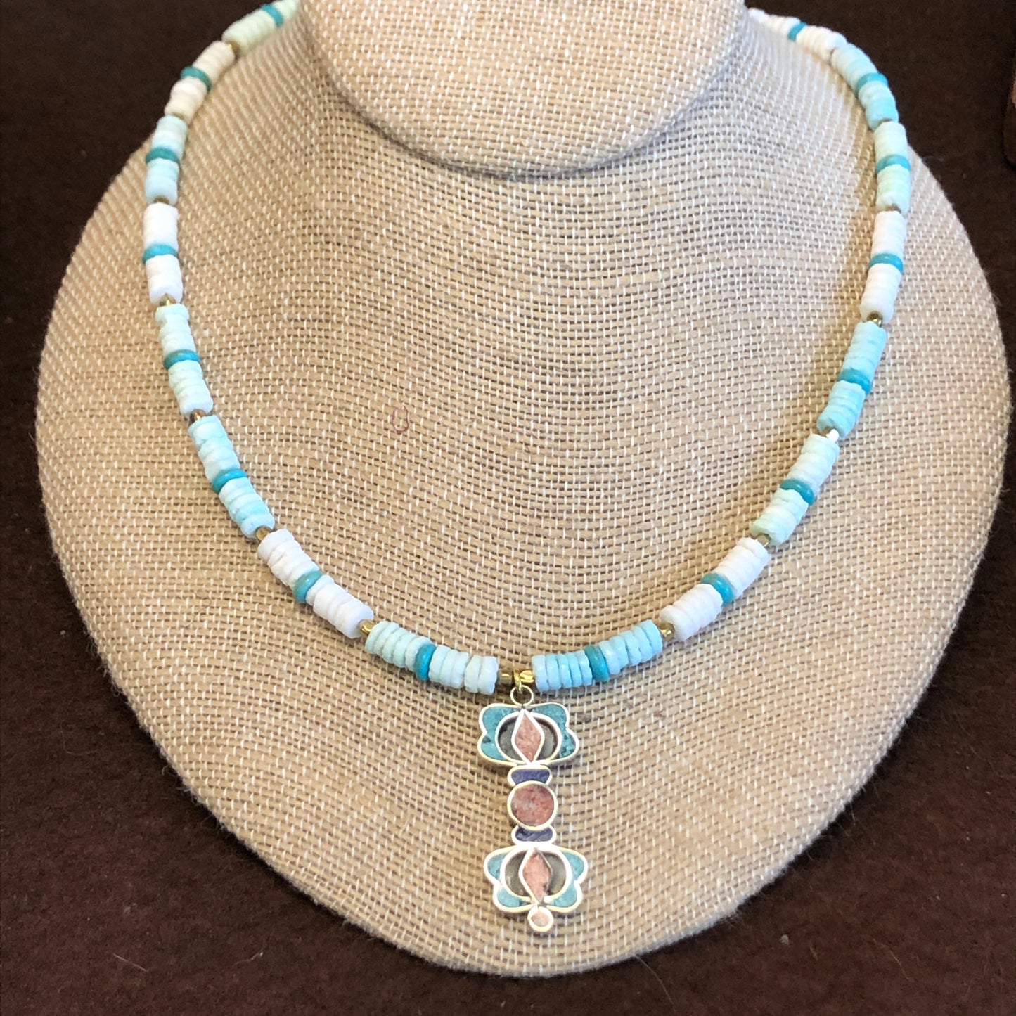 Shell and Howlite Pendant Necklace