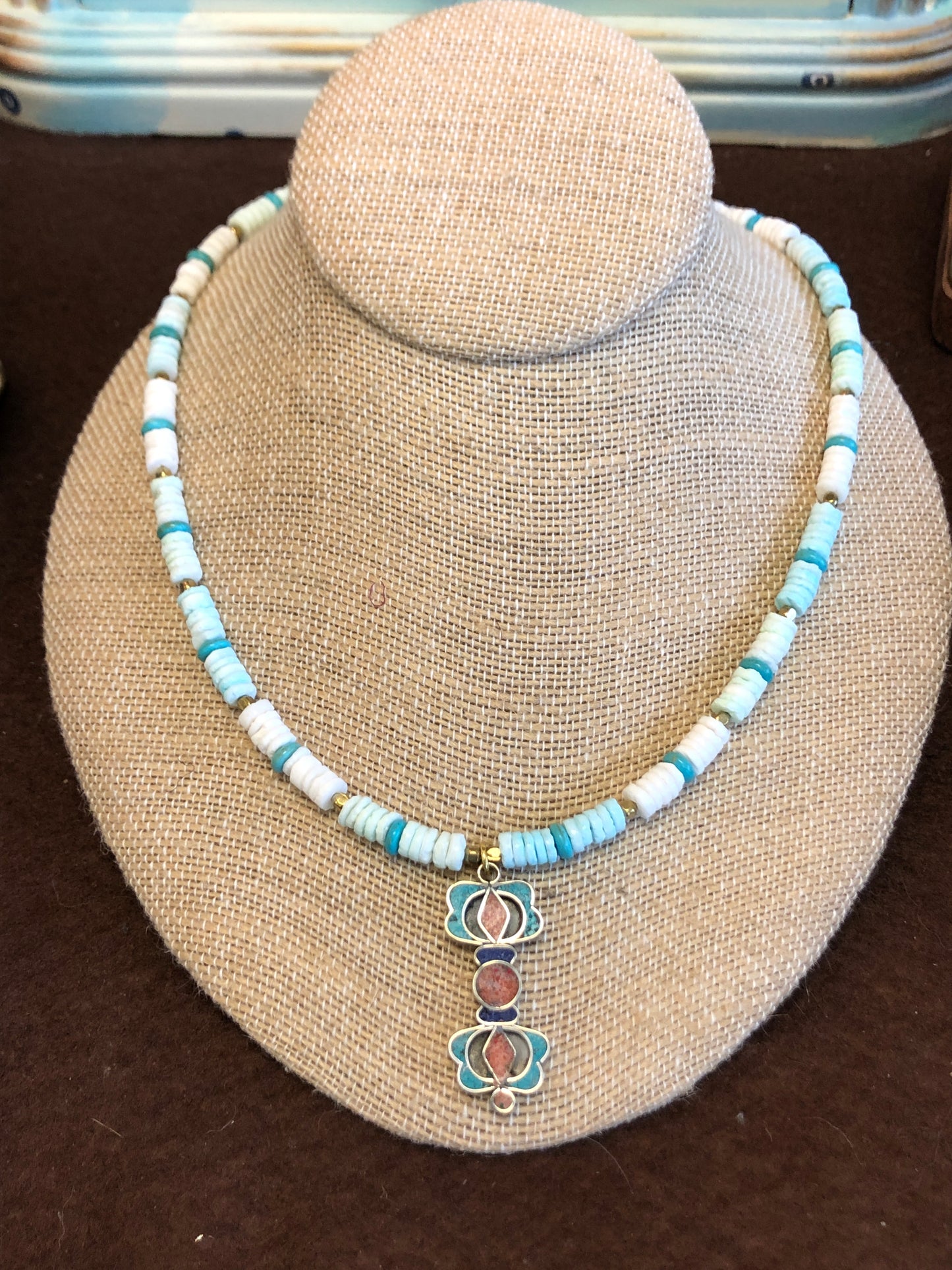 Shell and Howlite Pendant Necklace