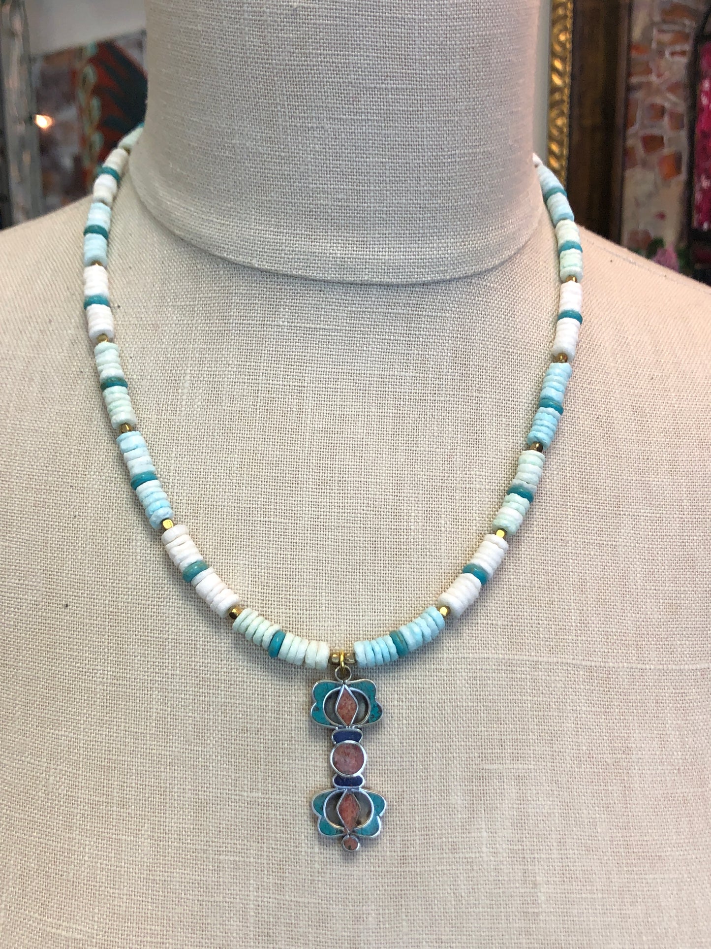 Shell and Howlite Pendant Necklace