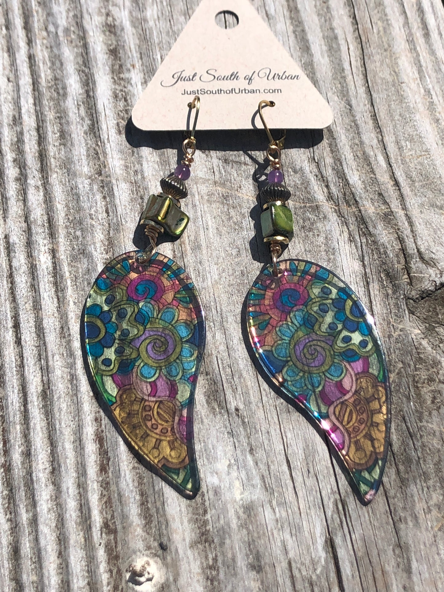 GREEN SHELL Boho Earrings, Paisley Shape, Lightweight, Acrylic, Faceted Beads