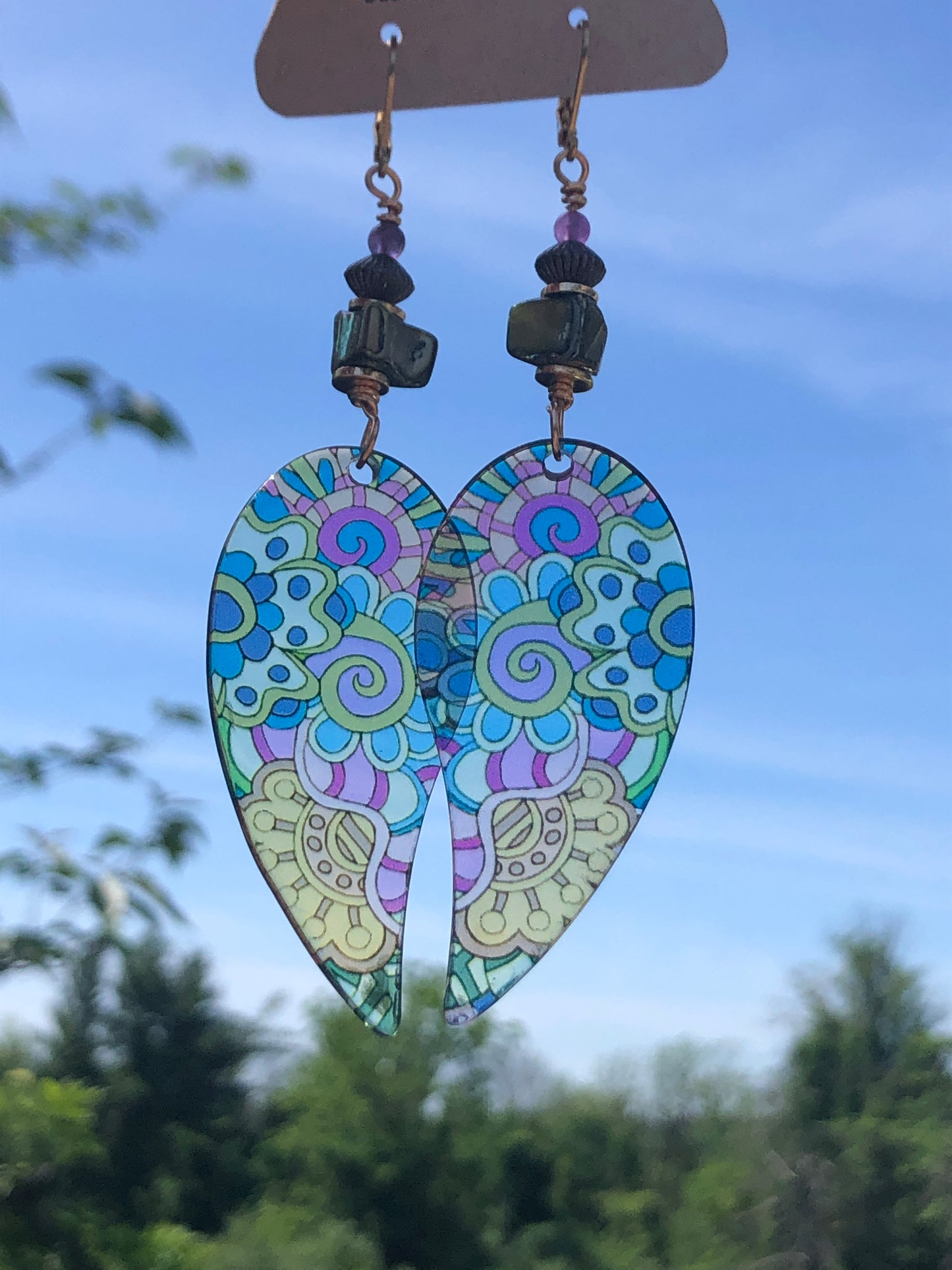GREEN SHELL Boho Earrings, Paisley Shape, Lightweight, Acrylic, Faceted Beads