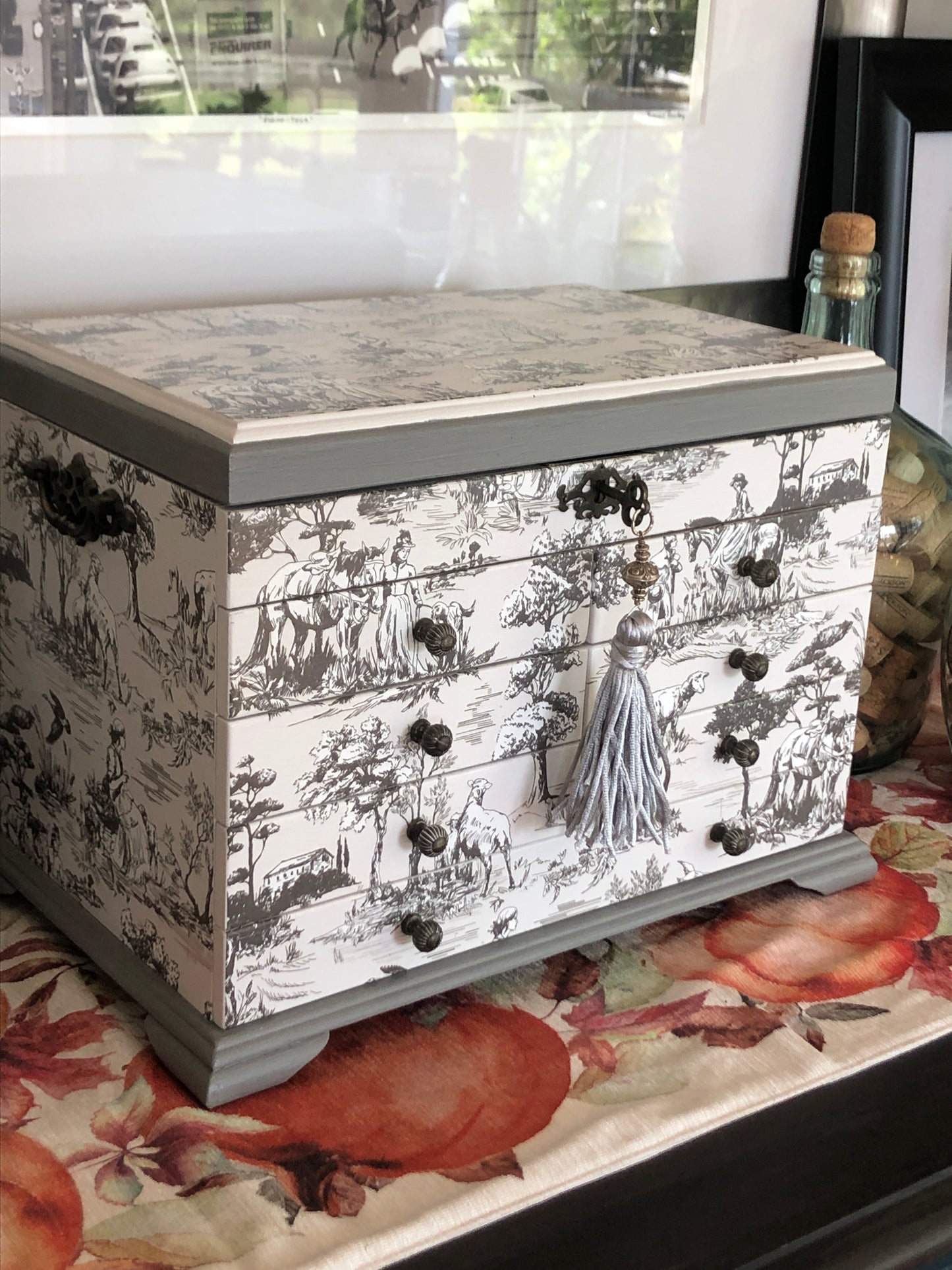 French Country Toile Jewelry Box, Thomas Museum Series, Table Top, Hand Painted, Gray and White, Vintage, European