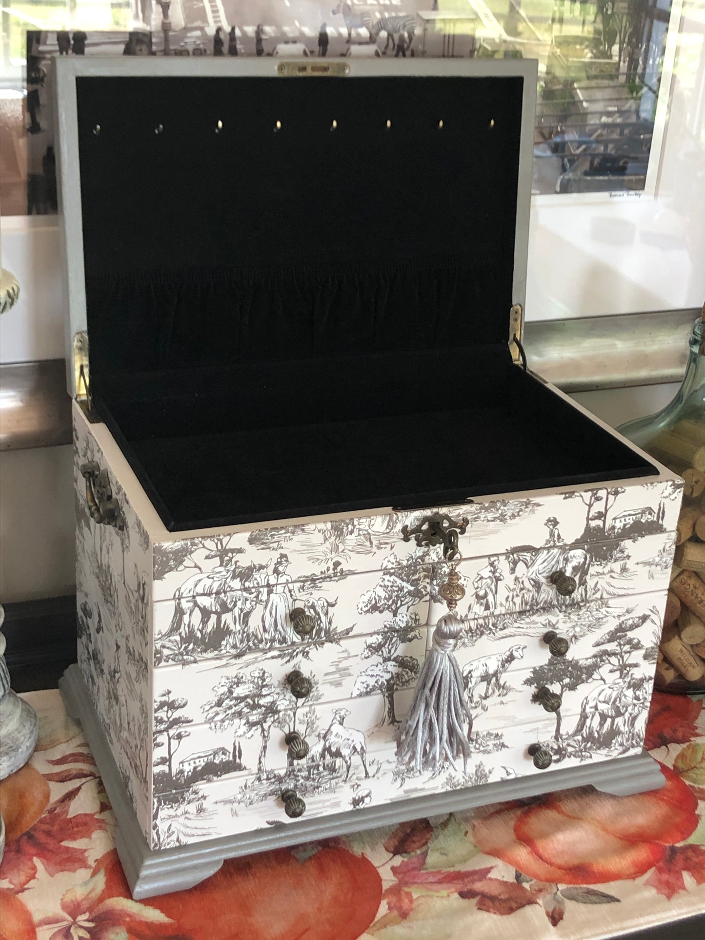 French Country Toile Jewelry Box, Thomas Museum Series, Table Top, Hand Painted, Gray and White, Vintage, European