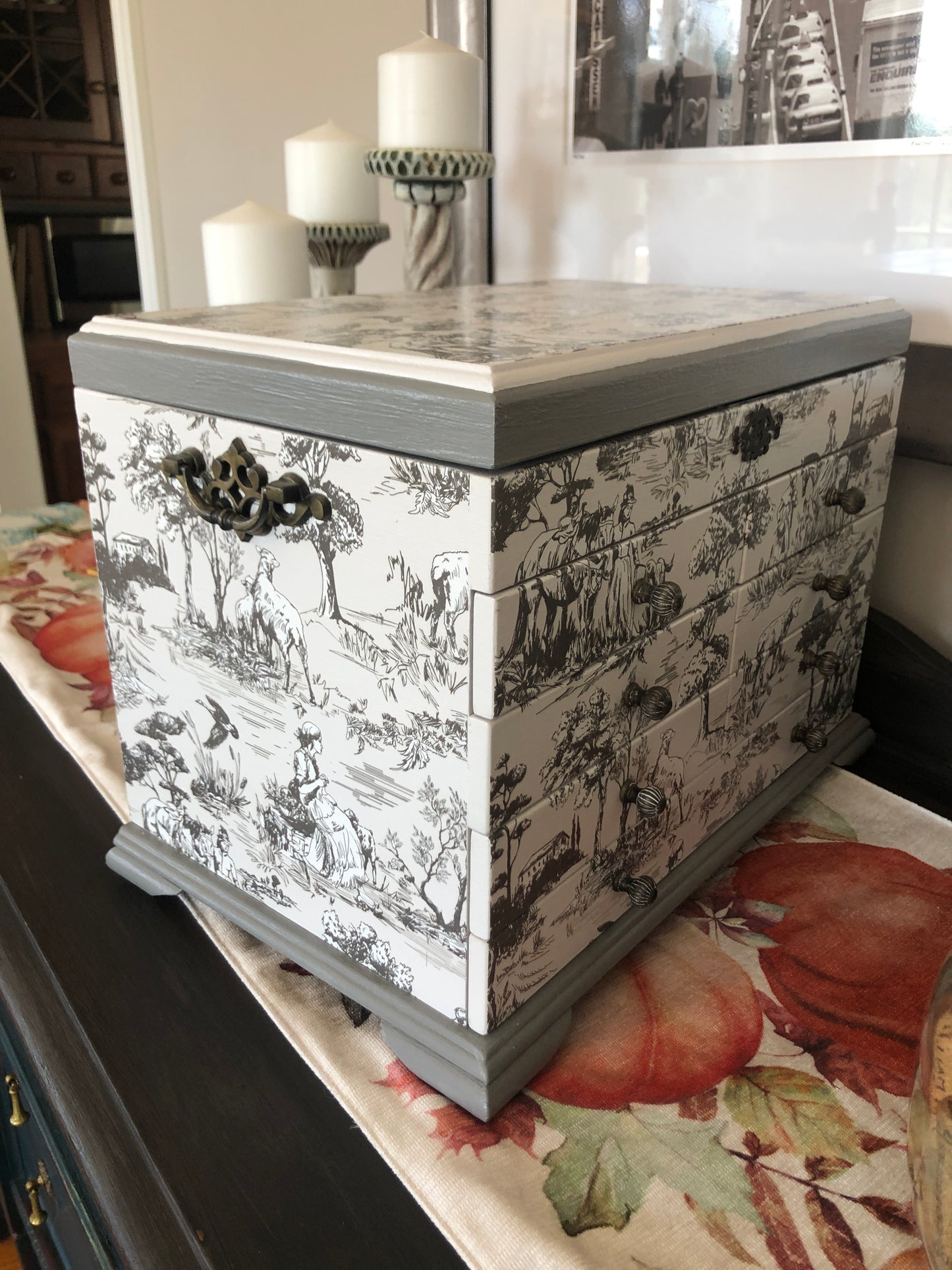 French Country Toile Jewelry Box, Thomas Museum Series, Table Top, Hand Painted, Gray and White, Vintage, European