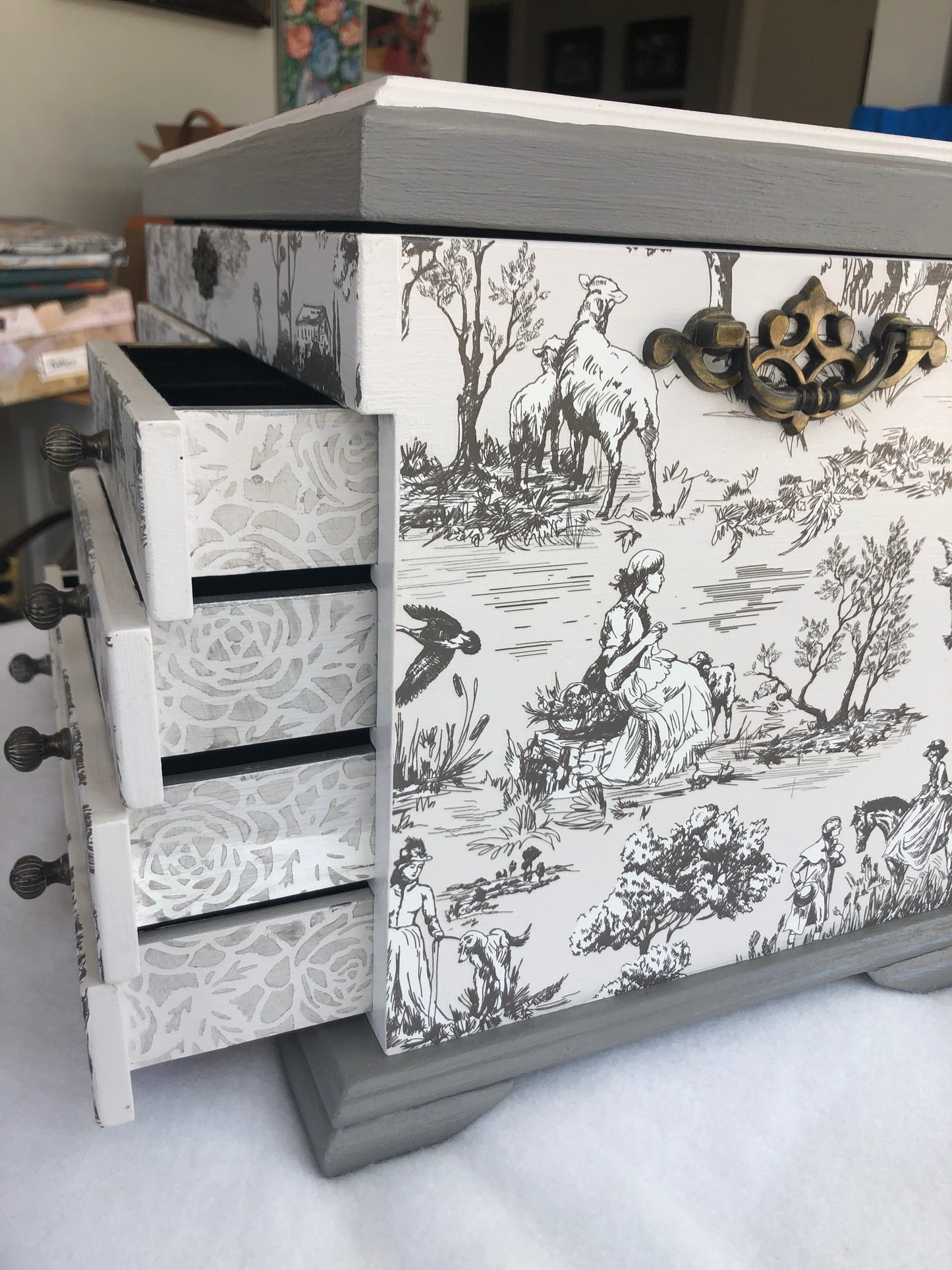 French Country Toile Jewelry Box, Thomas Museum Series, Table Top, Hand Painted, Gray and White, Vintage, European