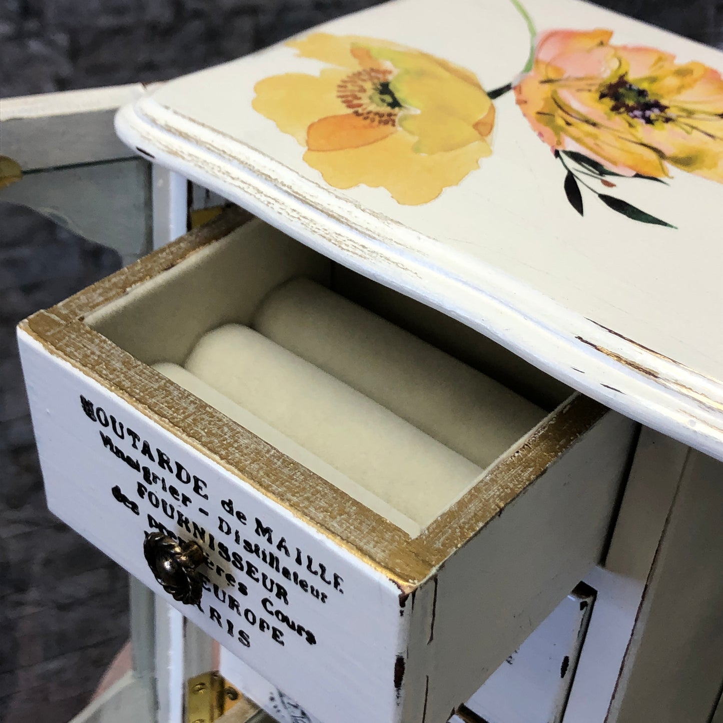 Meet Cutie, Table Top Jewelry Box