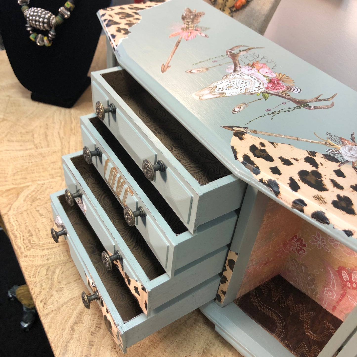 Meet Cowgirl, Table Top Jewelry Box