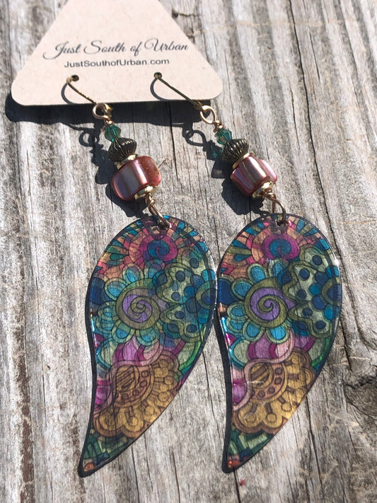Boho Earrings, Paisley Shape, Lightweight, Acrylic and PINK SHELL, Faceted Beads