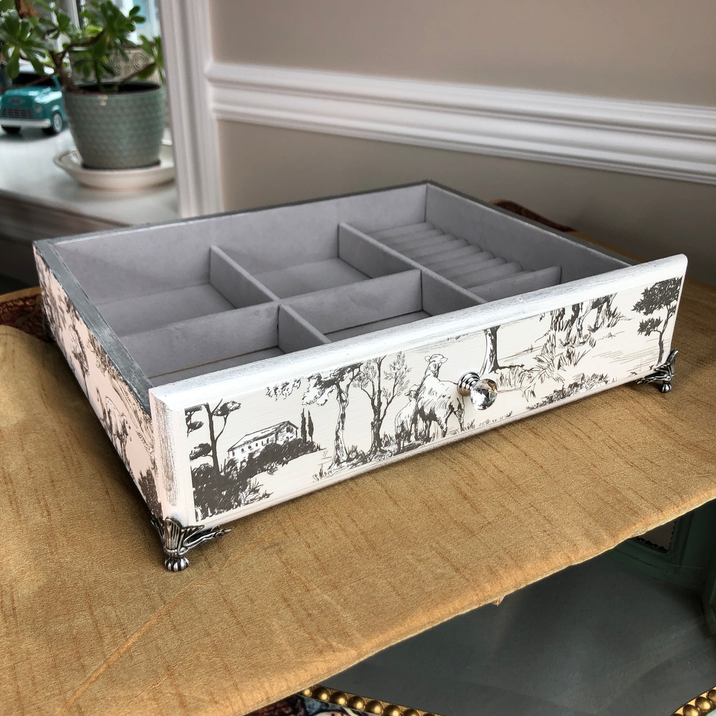 Elegant Countryside Toile Grab and Go Jewelry Tray, Small Table Top, Jewelry Organizer, Gray and White, Jewelry Box