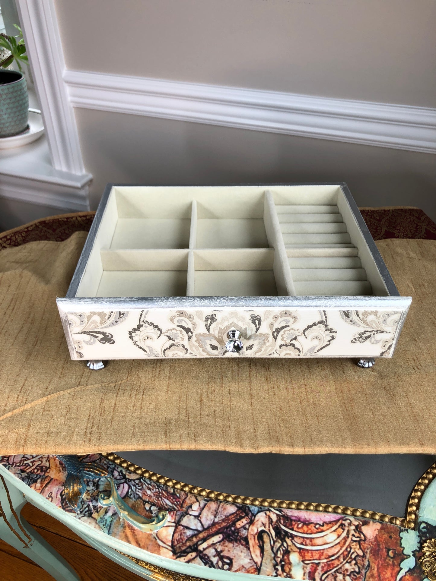 Elegant Damask Grab and Go Jewelry Tray, Small Table Top, Jewelry Organizer, Gray, Creams and White, Jewelry Box
