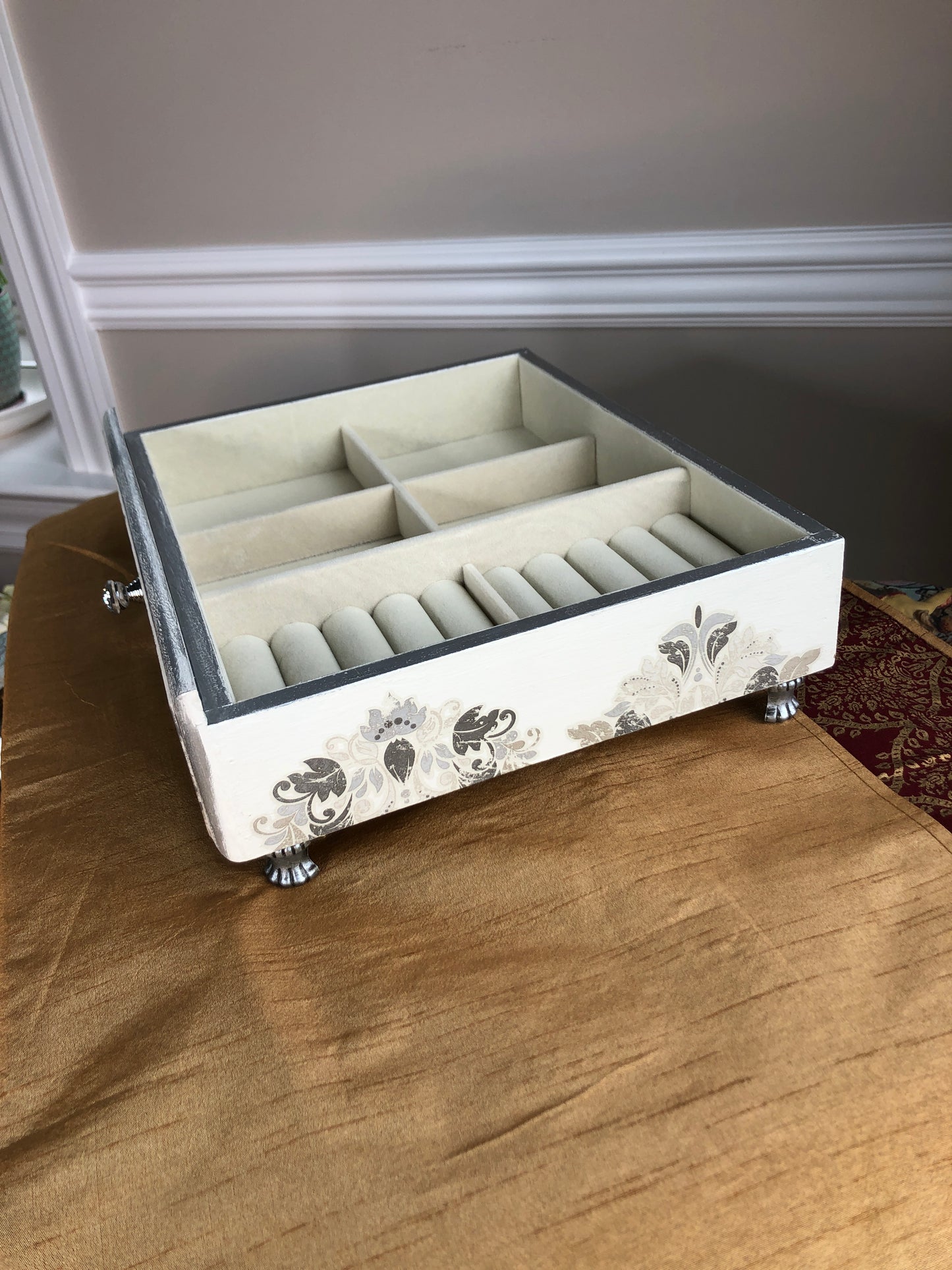 Elegant Damask Grab and Go Jewelry Tray, Small Table Top, Jewelry Organizer, Gray, Creams and White, Jewelry Box