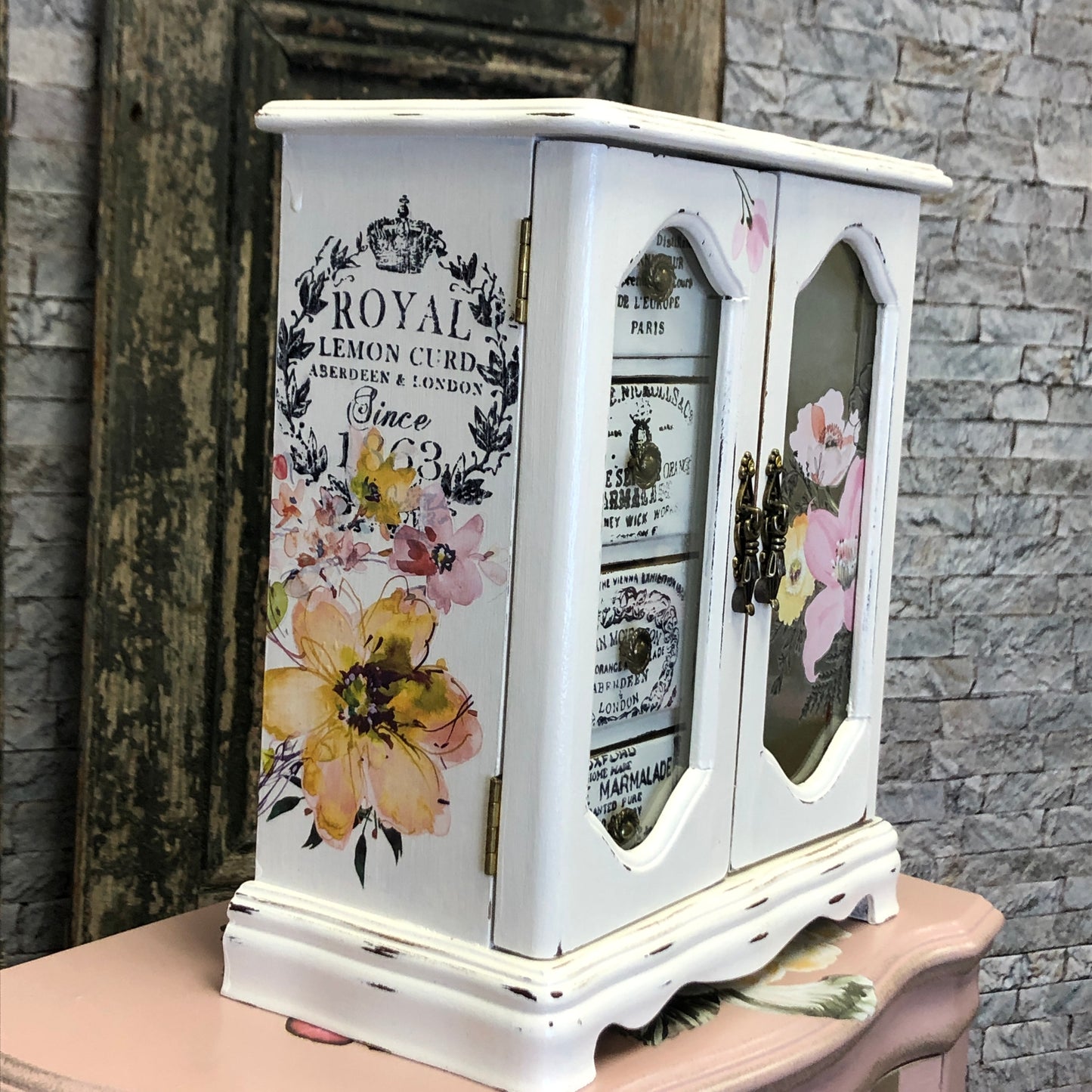 Meet Cutie, Table Top Jewelry Box