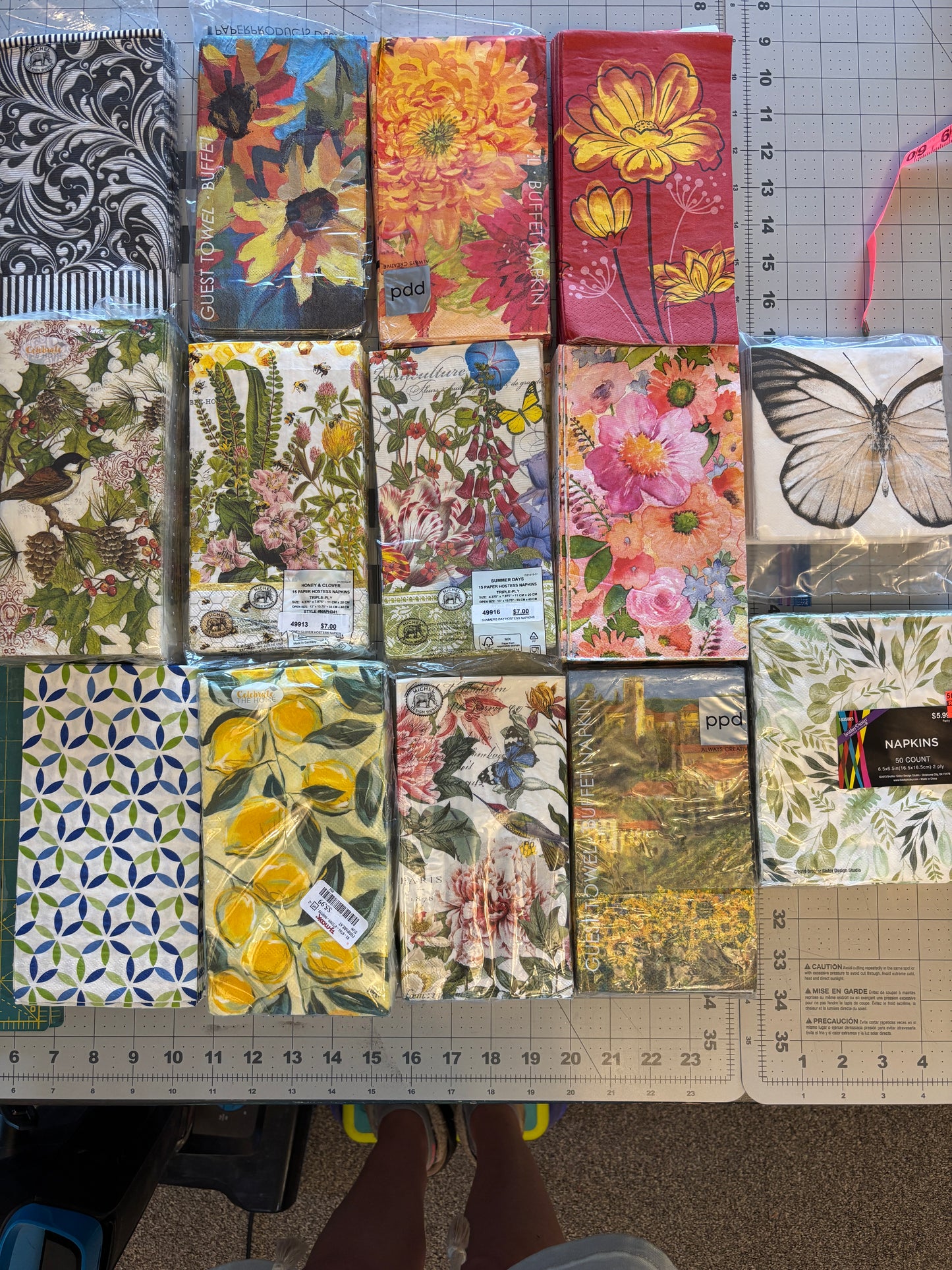 Lot of 29 Varieties of Napkins, Makers Decoupage Dream Set