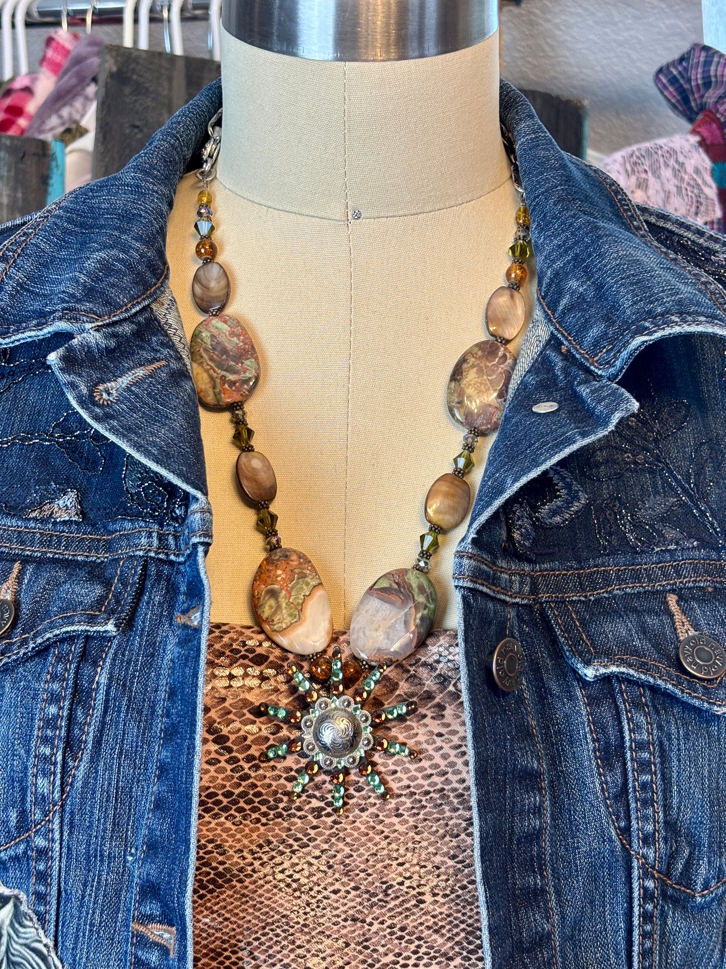 Beautiful Agate Stone Beaded Necklace with Rhinestone Appliqued Spur and Concho